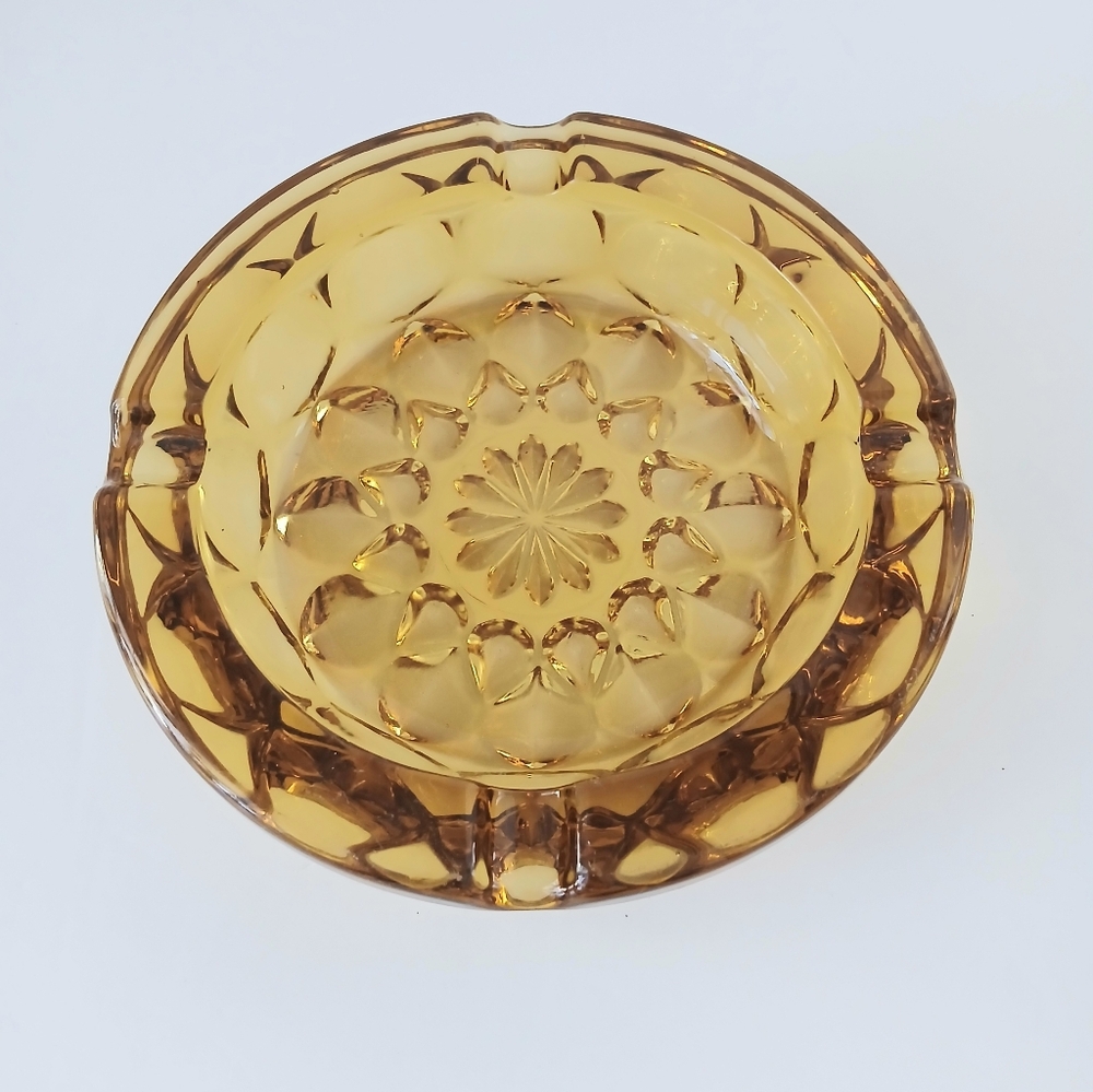 Vtg 1970's Amber Glass Round Ashtray